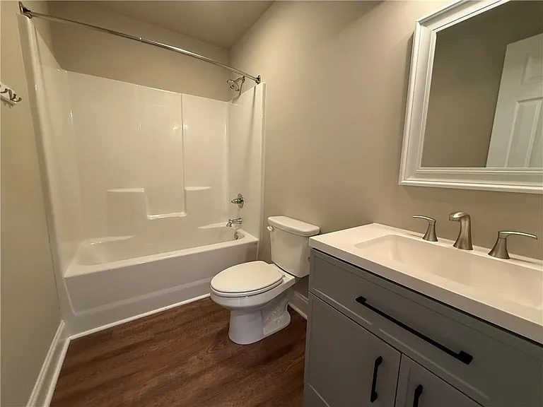 5915 Maiden Ln — Photo 6