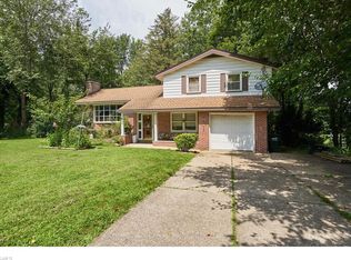 1605 Park Dr, Barberton, OH 44203