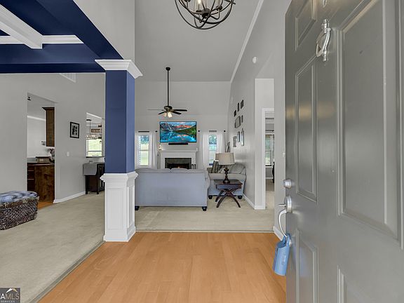 3rd image of 141 Cypress Dr