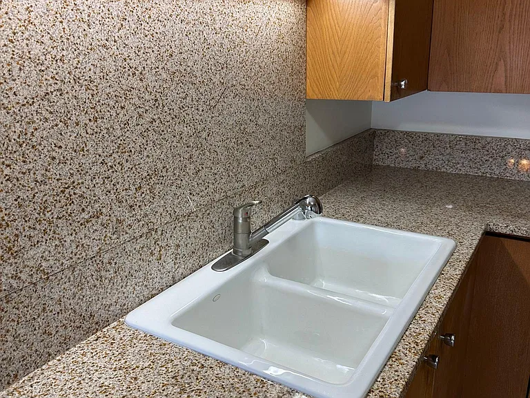 505 E Henry Clay St #204 — Photo 47