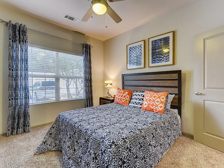 Riverside Apartments — Photo 10