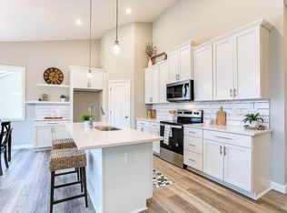 1164 Bridgewater Pkwy, Dundas, MN 55019