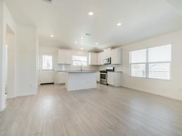 1949 Redstart, New Braunfels, TX 78130