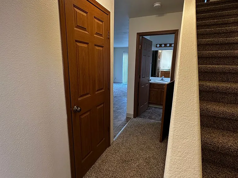 3113 NE Flintlock Pl — Photo 5