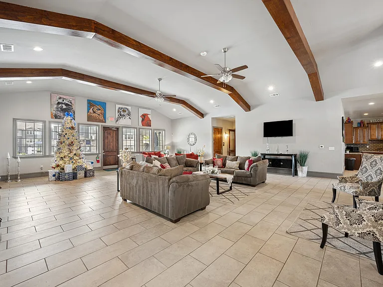 Lake Villas Apartments — Photo 21