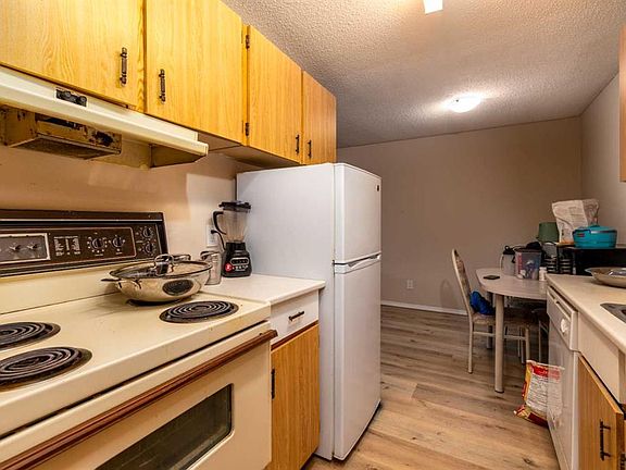 3rd image of 5607 S 31st St #203