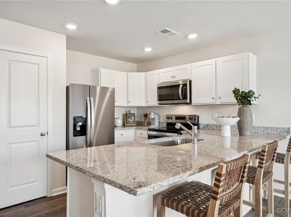 6634 Lunsford Dr, Prince George, VA 23875