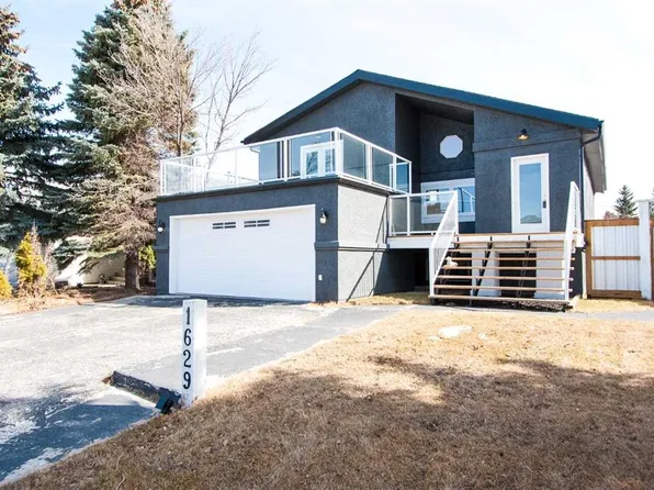 1629 W Athabasca St, Crossfield, AB T0M 0S0