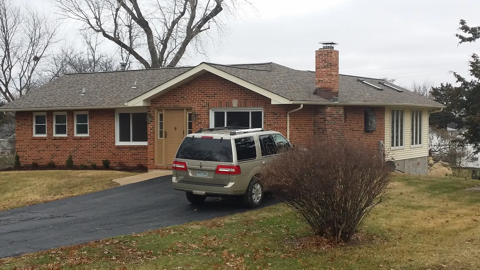 1033 Poplar Dr photo 1