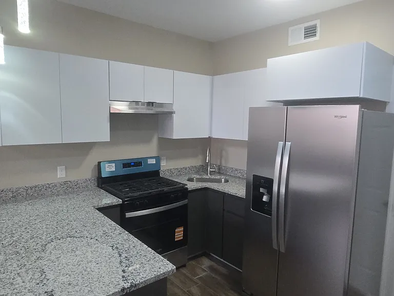 3030 Pera Ave #2 — Photo 8