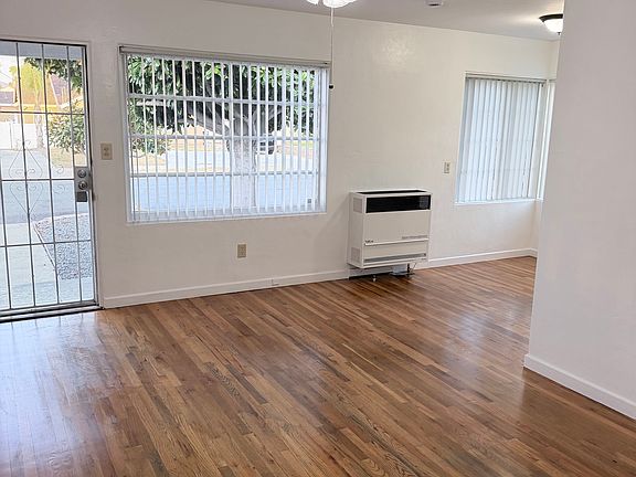 3rd image of 516 Claydelle Ave