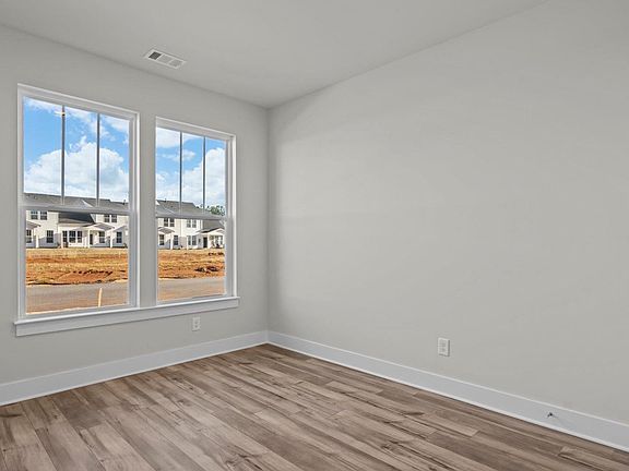 5th image of 1544 Shallons Ct