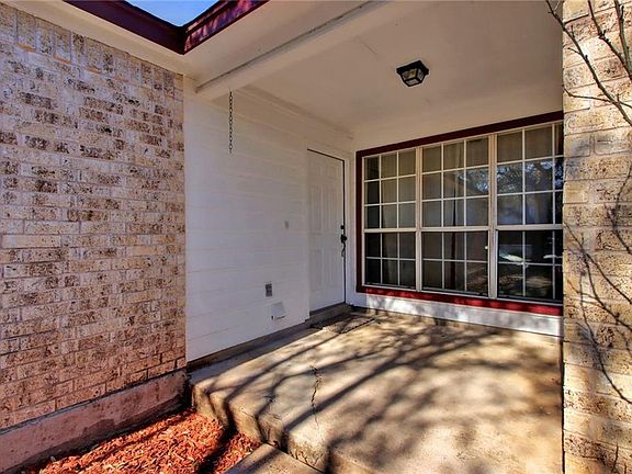 4th image of 1552 Parkfield Cir