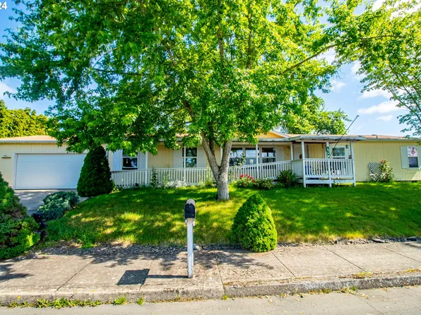 319 Hood Ct, Molalla, OR 97038