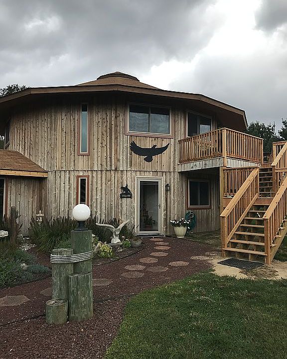 1st image of 7 Schaeffer Ln