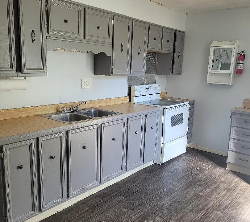 89 N Main St #2
