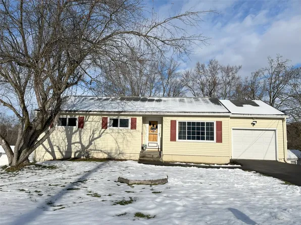 4605 Radcliffe Blvd, Vestal, NY 13850