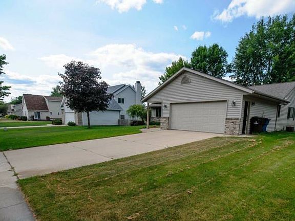 Conveniently located off Jefferson Avenue and in the Dow High, Jefferson Middle, and Adams Elementary School Districts.  Built in 1998, the home has been well cared for and still feels like new.