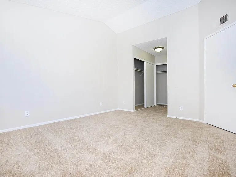 Club Pacifica Apartment Homes — Photo 63