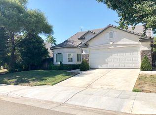 2912 E Cromwell Ave, Fresno, CA 93720