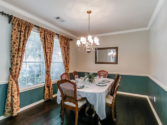 4th image of 8403 Green Valley Dr