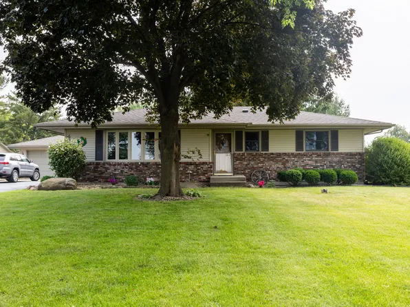 4265 Town Hall Rd, Belvidere, IL 61008