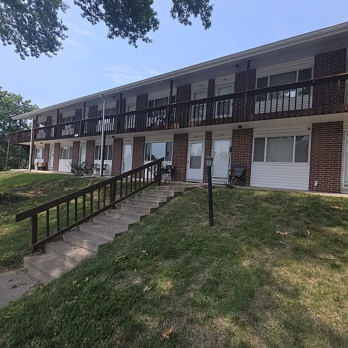 1 bed, 1.0 bath, $825 — Photo 2