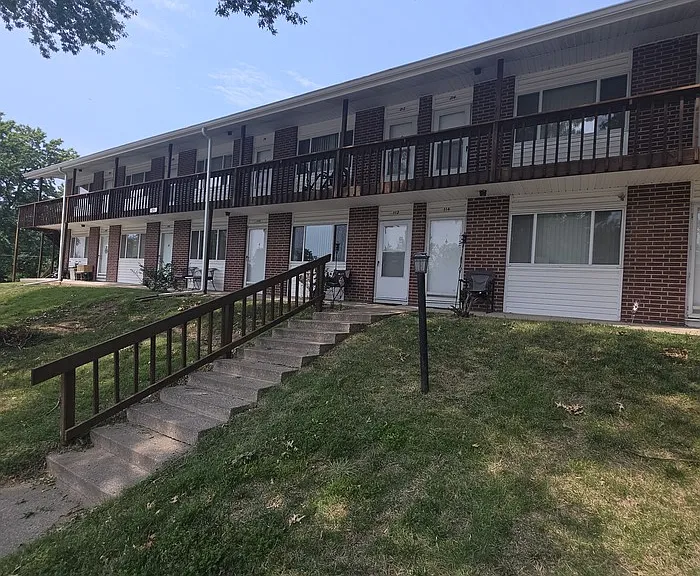 21 N Riley St #210 — Photo 2