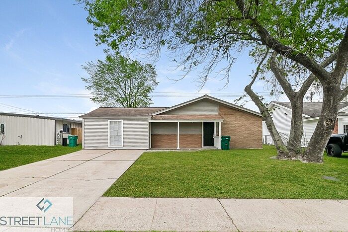 1st image of 3705 Crawford Dr