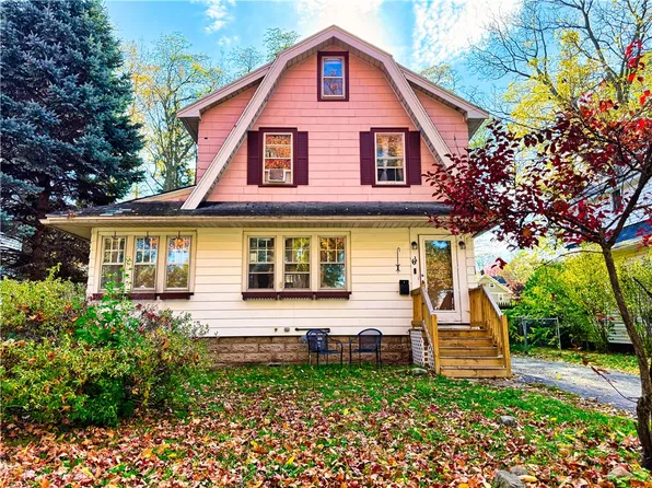 61 Grassmere Park, Rochester, NY 14612