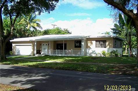 1st image of 425 Barbarossa Ave