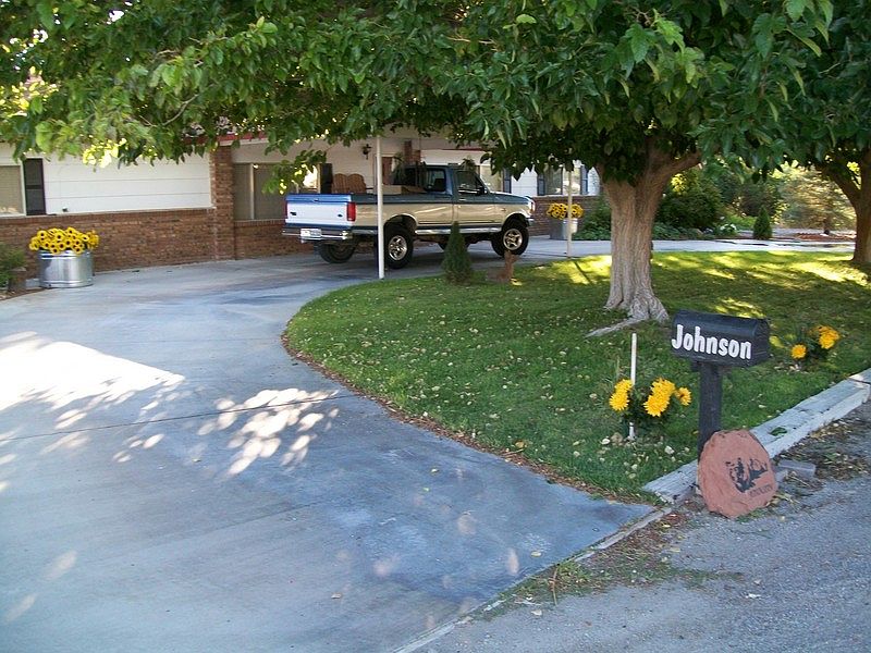 Front of house with circle drive