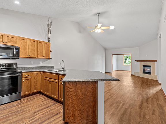5th image of 437 Meadow Ln