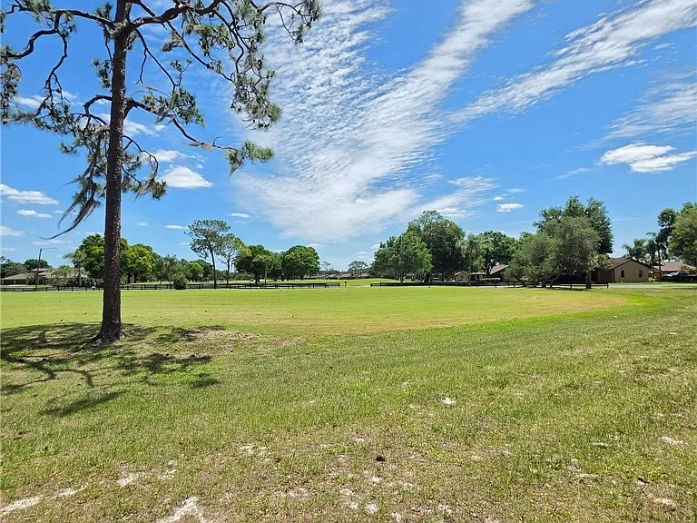 2702 Golf Hammock Dr — Photo 23