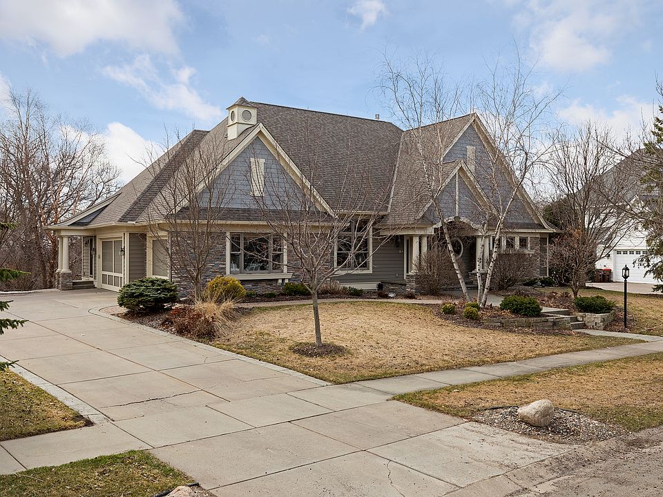 1st image of 3235 Crestmoor Dr