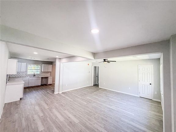 4th image of 2328 Bonner Rd