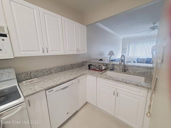 4th image of 533 Ocean Park Ln #533
