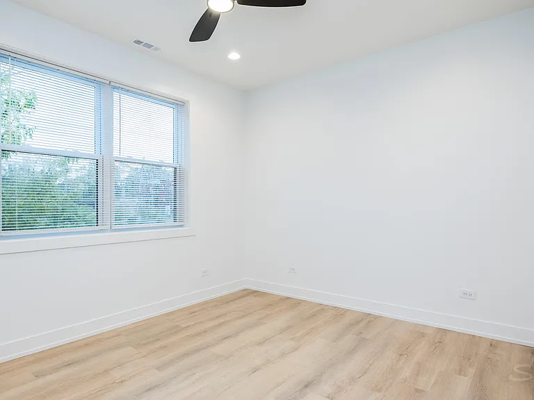 6031 S Vernon Ave #1 — Photo 19
