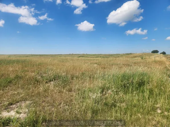 4141 Valley Cir, Doniphan, NE 68832
