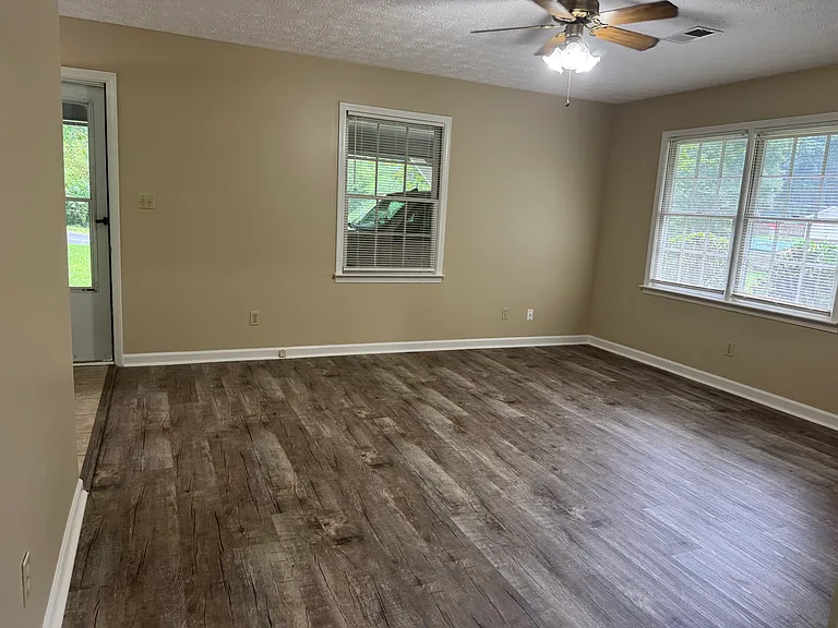 16 Shadowood Cir SE — Photo 3