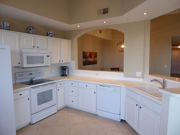 4th image of 20930 Island Sound Cir Unit 402