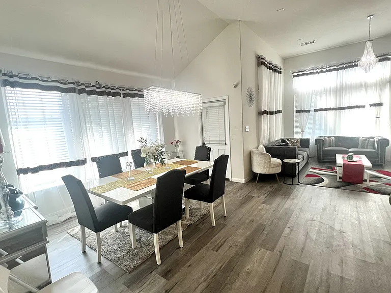 1801 Crimson Blossom Ct — Photo 3