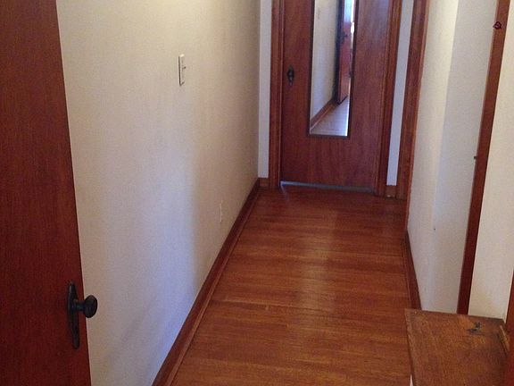 5th image of 190 E Schreyer Pl