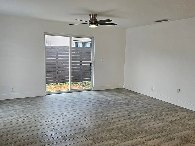 130 NW 57th St #130 — Photo 30