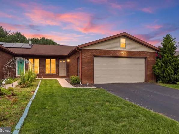 220 Kennedy Ct, Hanover, PA 17331