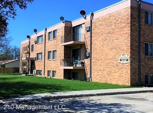 909 12th Ave NE APT 03, Jamestown, ND 58401