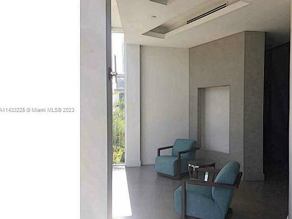 3rd image of 600 NE 27th St APT 1902