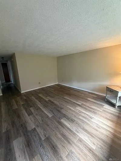 1389 Mapleridge Dr — Photo 4