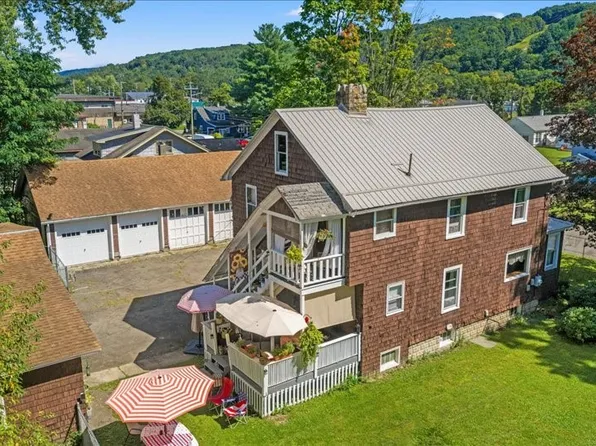 935 Harvard St, Endicott, NY 13760