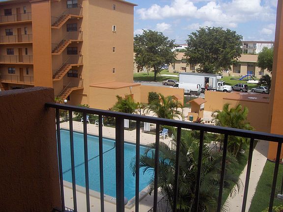 5th image of 1800 W 54th St APT 210